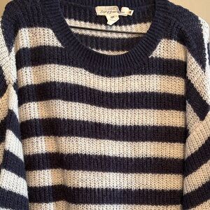 Striped sweater size M no flaws
